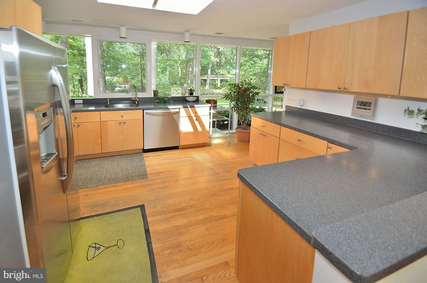 7202 Beechwood Road Alexandria, VA 22307 - Photo 12 of 30 Kitchen