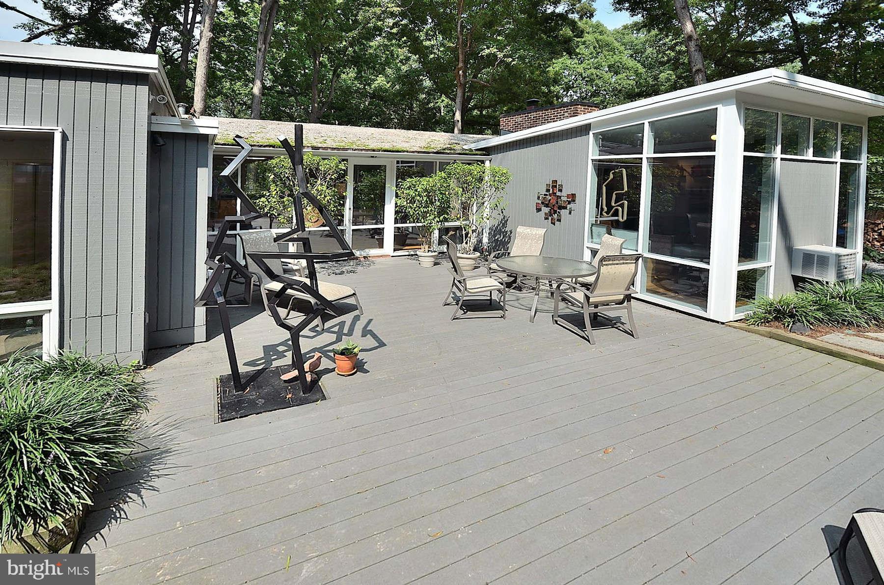 7202 Beechwood Road Alexandria, VA 22307 - Photo 22 of 30 Sun Deck
