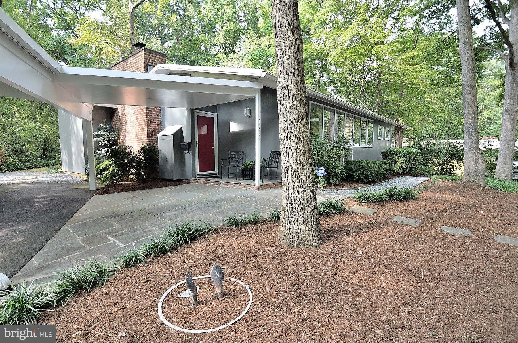 7202 Beechwood Road Alexandria, VA 22307 - Photo 24 of 30 Front Entrance