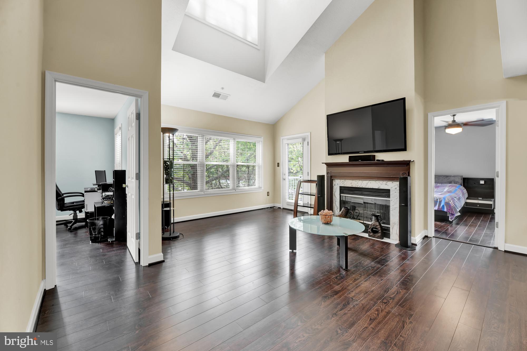 6832 Hayley Ridge Way, Unit A Baltimore, MD 21209 - Photo 3 of 29 Living Room