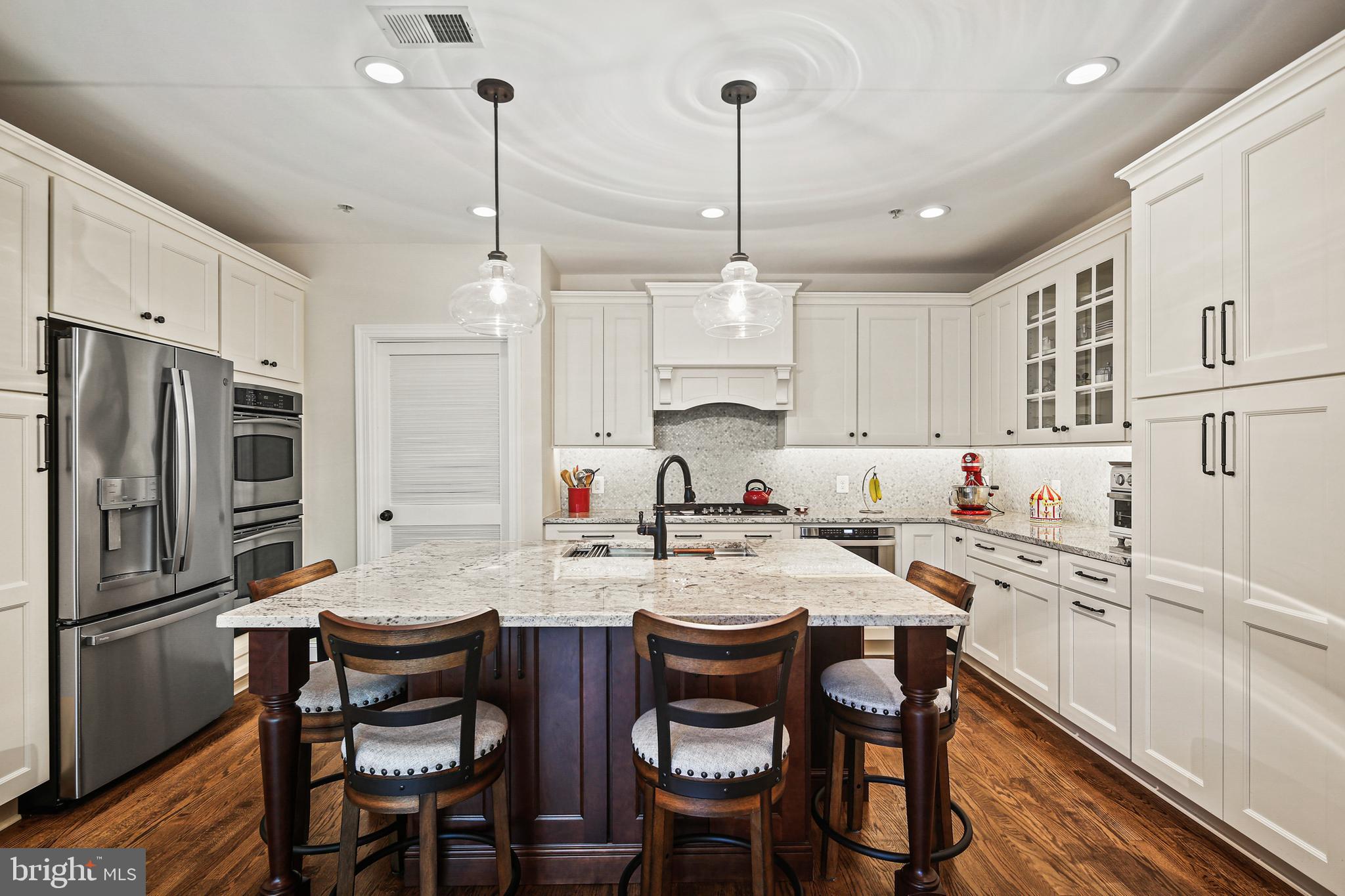 2040 Beacon Heights Drive Reston, VA 20191 - Photo 20 of 38 Island instead of peninsula really opens the space