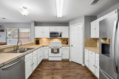 $300,000 | 5957 Bridal Trail, Fort Worth, TX 76179