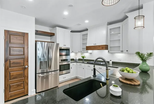 $849,000 | 135 Pier View Street, Unit 101, Daniel Island, SC 29492