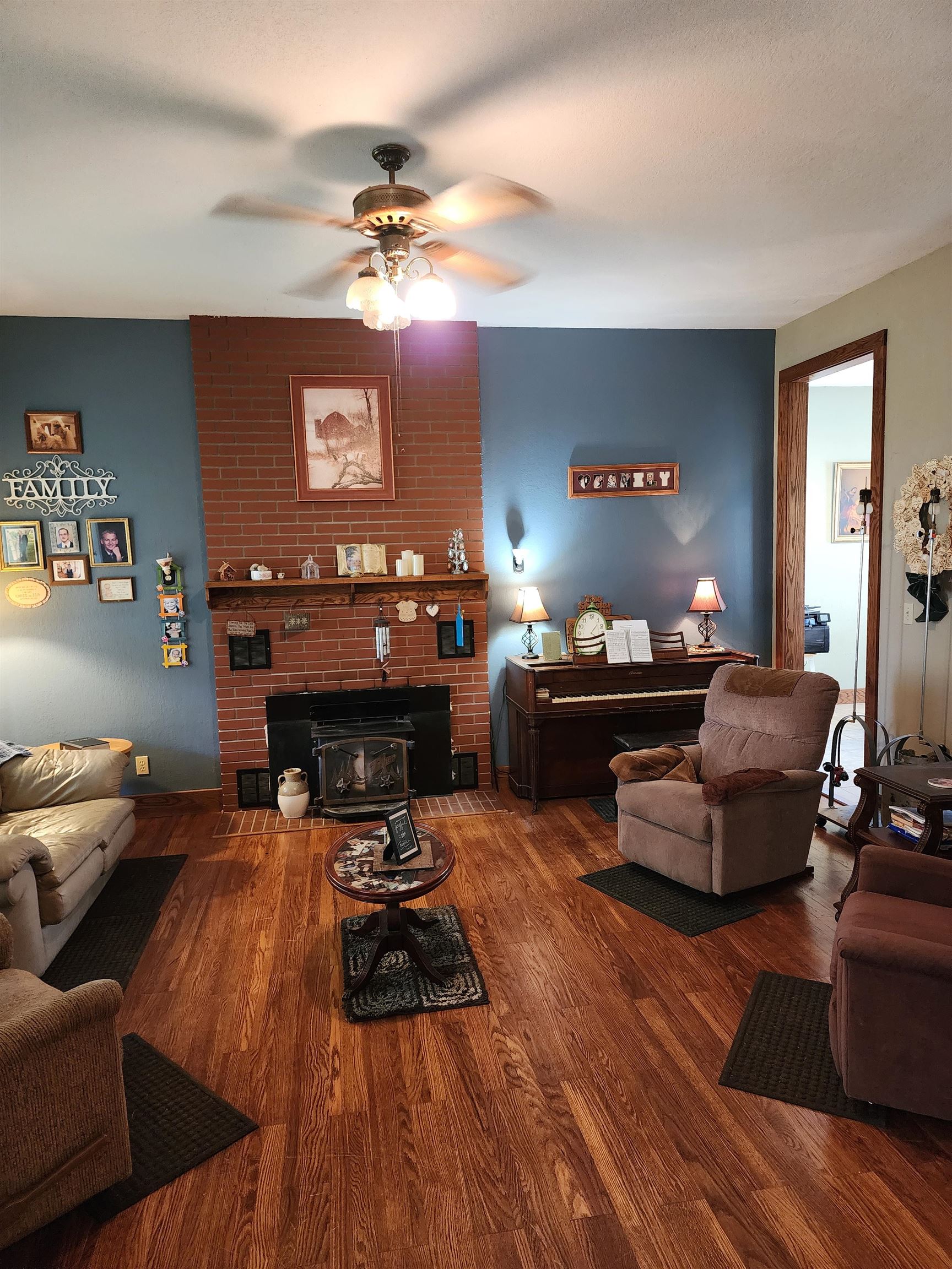 6600 East Surrey Road Clare, MI 48617 - Photo 4 of 18 1924972-e93b685f-9704-4463-bb4f-faa8297d95ba.JPG