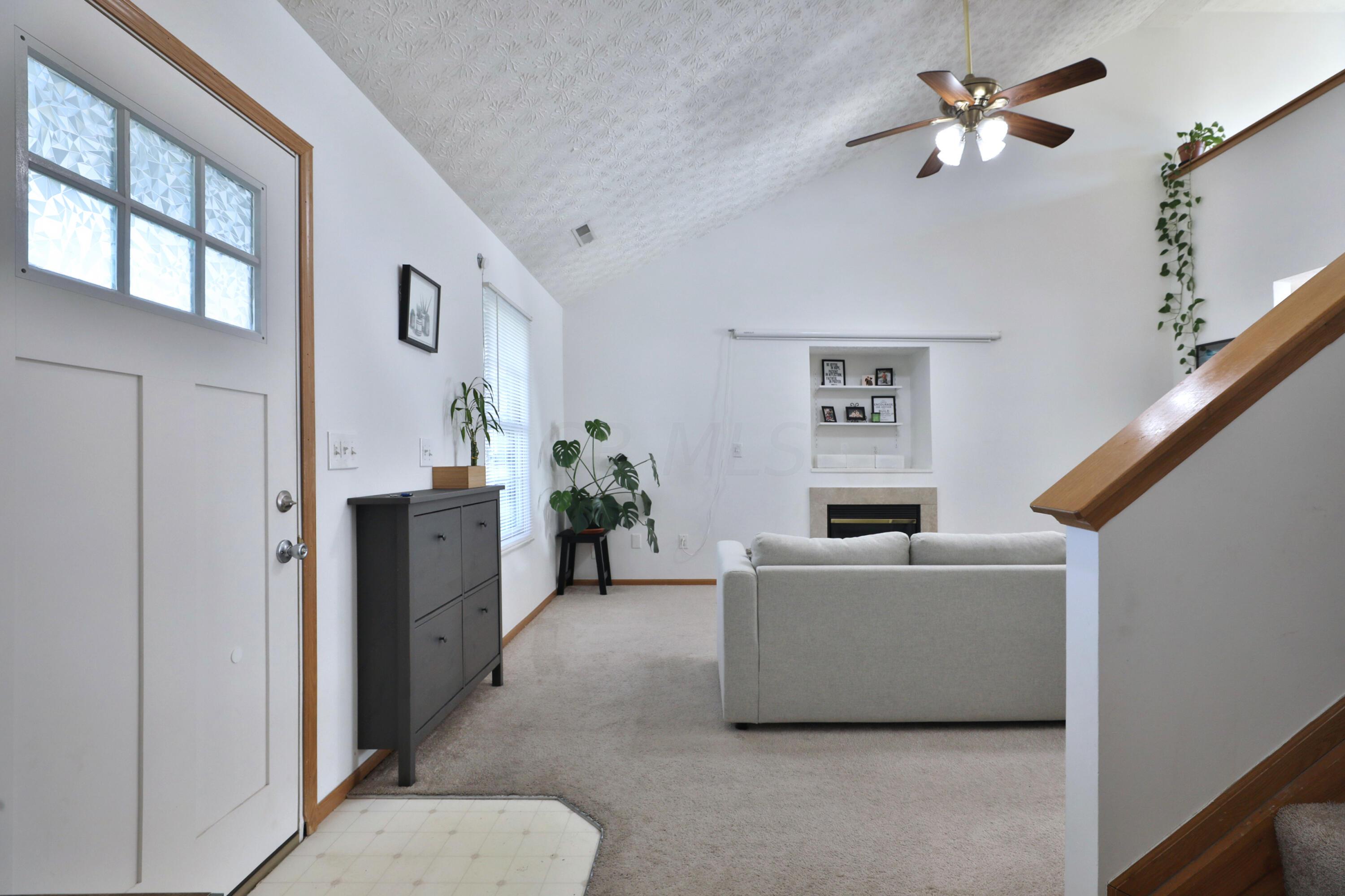 1832 Village Ridge Lane Columbus, OH 43219 - Photo 5 of 42 1832-VillageRidge-05