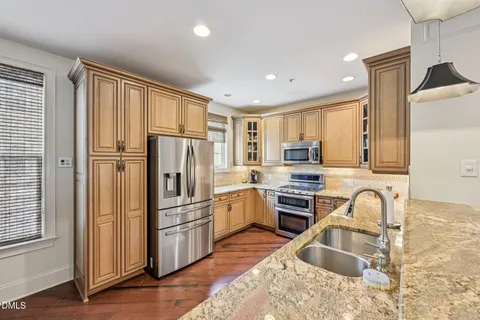 $399,000 | 10321 Sablewood Drive, Unit 113, Raleigh, NC 27617