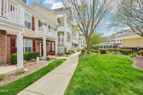 $399,000 | 10321 Sablewood Drive, Unit 113, Raleigh, NC 27617