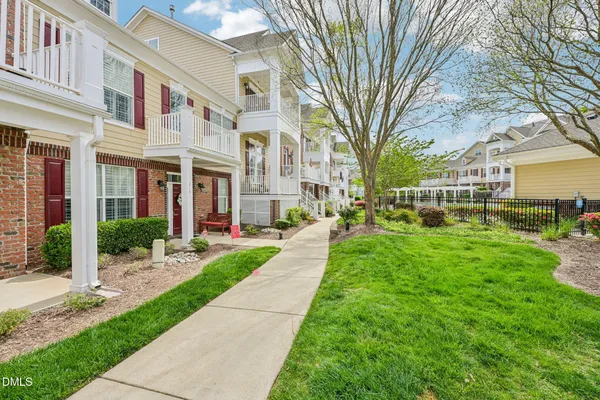 $409,000 | 10321 Sablewood Drive, Unit 113, Raleigh, NC 27617
