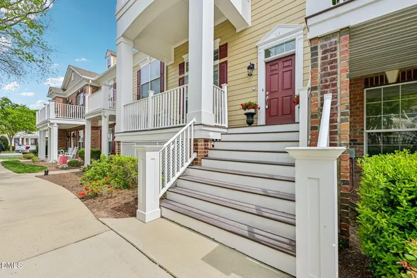 $409,000 | 10321 Sablewood Drive, Unit 113, Raleigh, NC 27617