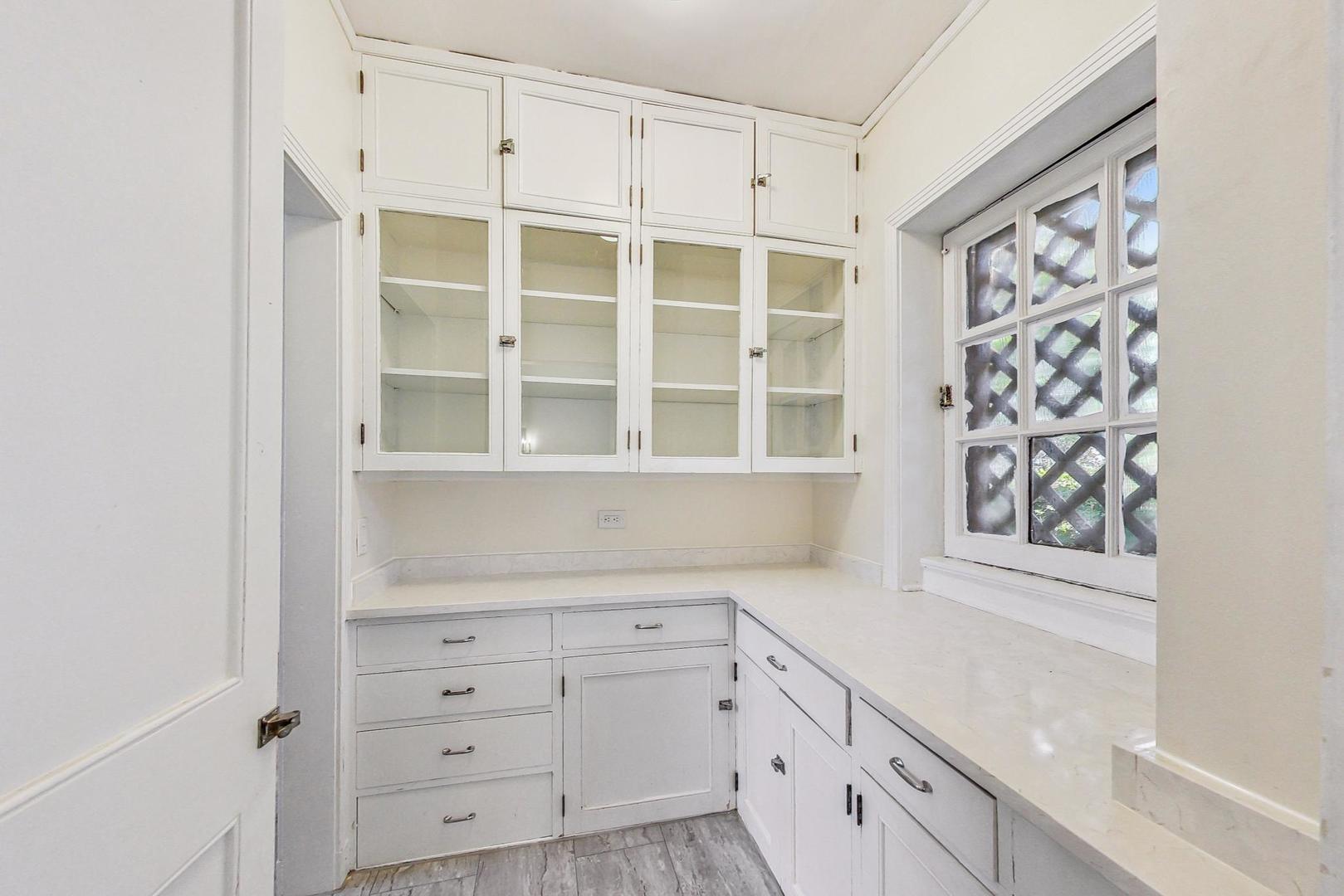 8201 South Rhodes Avenue Chicago, IL 60619 - Photo 17 of 61 Gallery Image 17