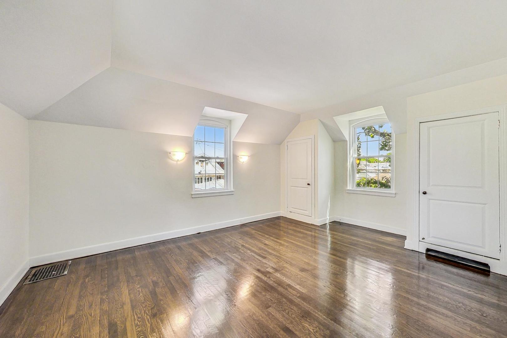 8201 South Rhodes Avenue Chicago, IL 60619 - Photo 22 of 61 Gallery Image 22