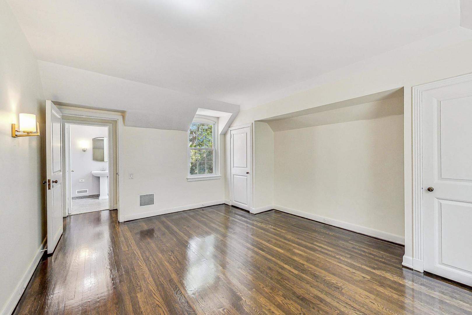 8201 South Rhodes Avenue Chicago, IL 60619 - Photo 32 of 61 Gallery Image 32