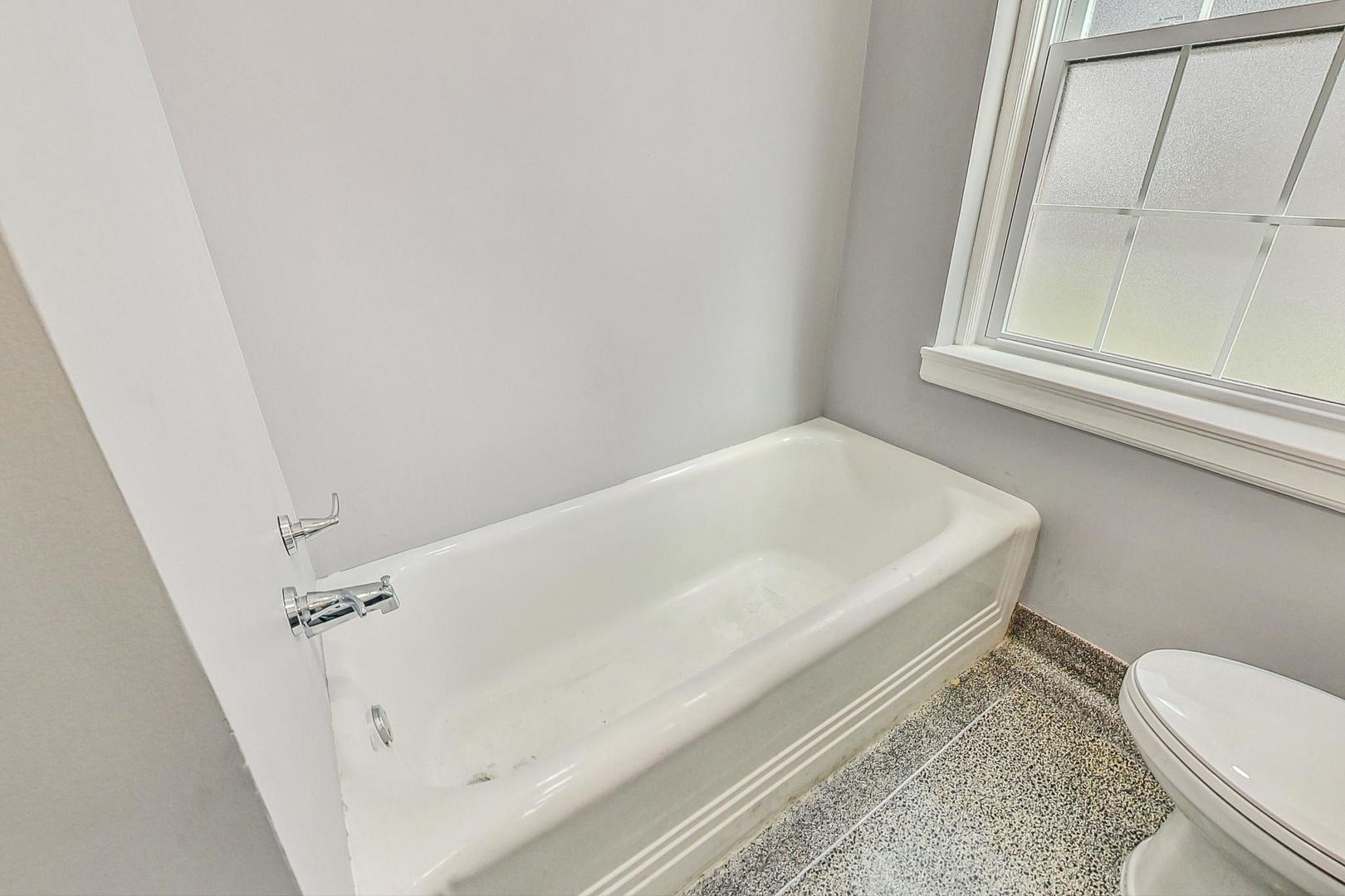 8201 South Rhodes Avenue Chicago, IL 60619 - Photo 35 of 61 Gallery Image 35