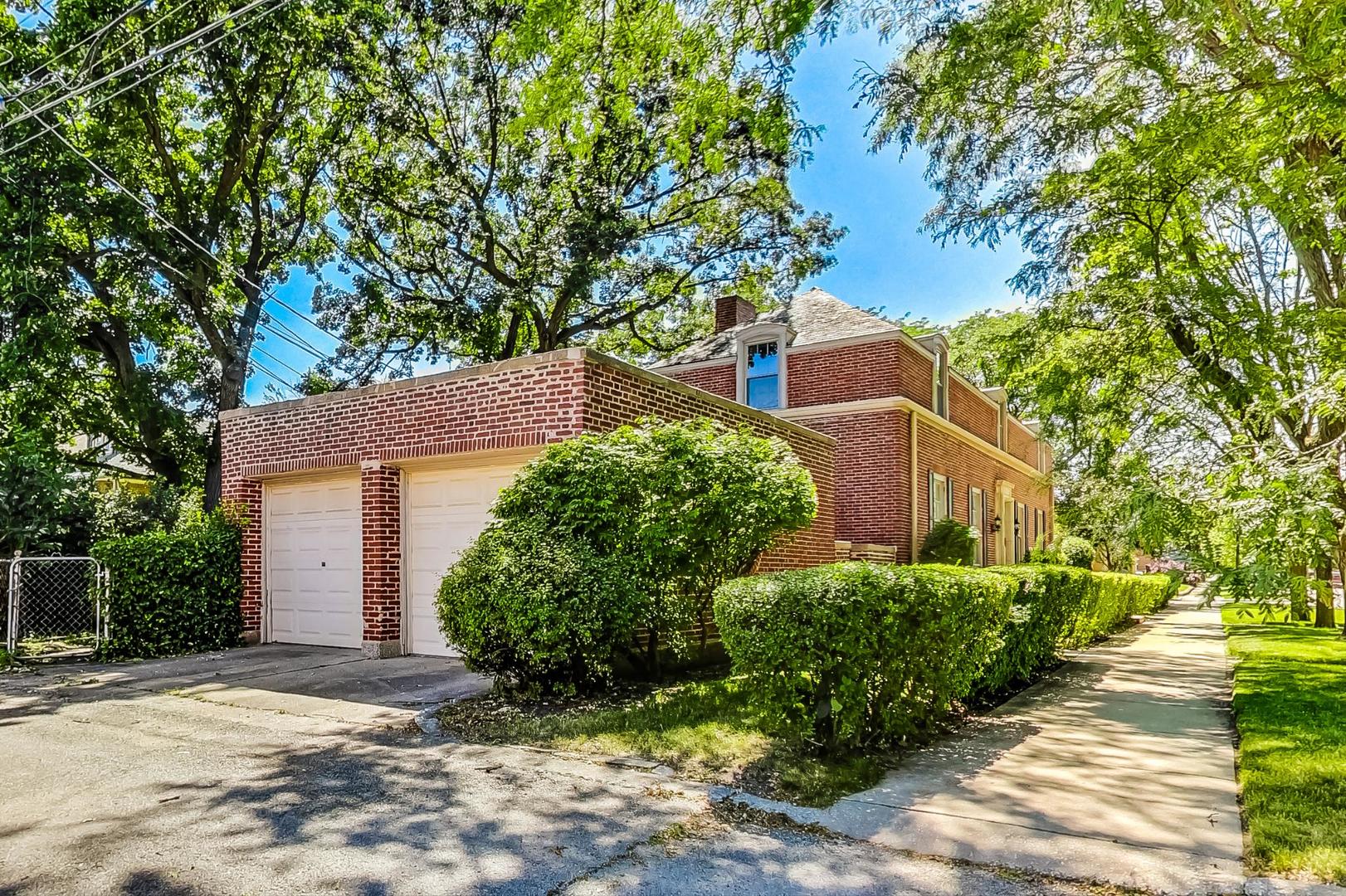 8201 South Rhodes Avenue Chicago, IL 60619 - Photo 5 of 61 Gallery Image 5