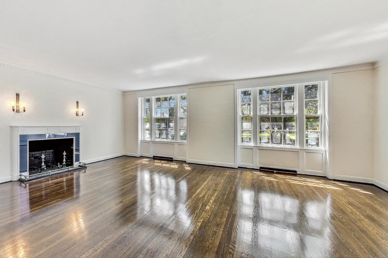 8201 South Rhodes Avenue Chicago, IL 60619 - Photo 10 of 61 Gallery Image 10