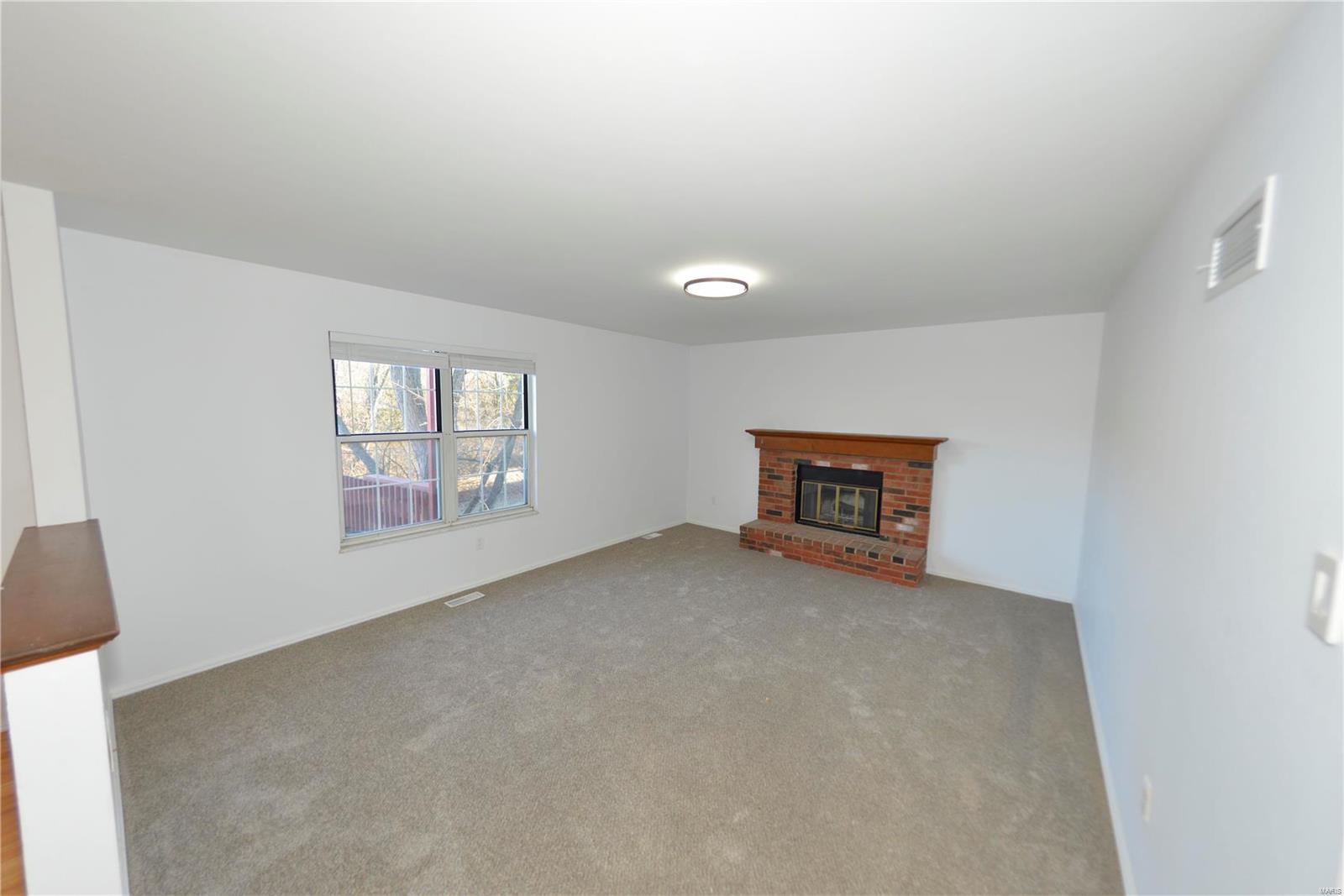 572 Enchanted Parkway Manchester, MO 63021 - Photo 14 of 39