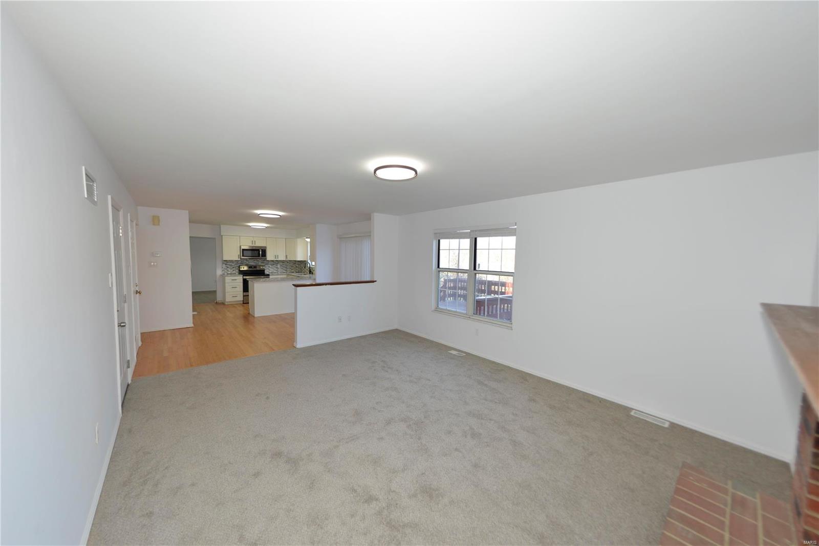 572 Enchanted Parkway Manchester, MO 63021 - Photo 15 of 39