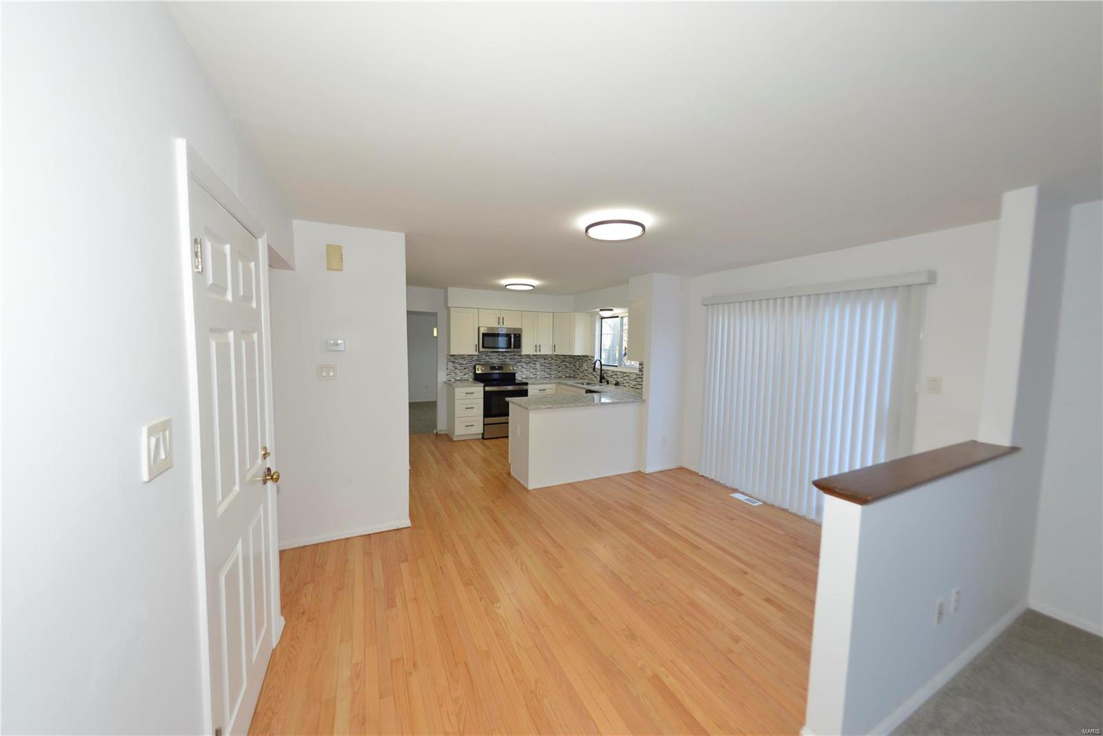 572 Enchanted Parkway Manchester, MO 63021 - Photo 16 of 39