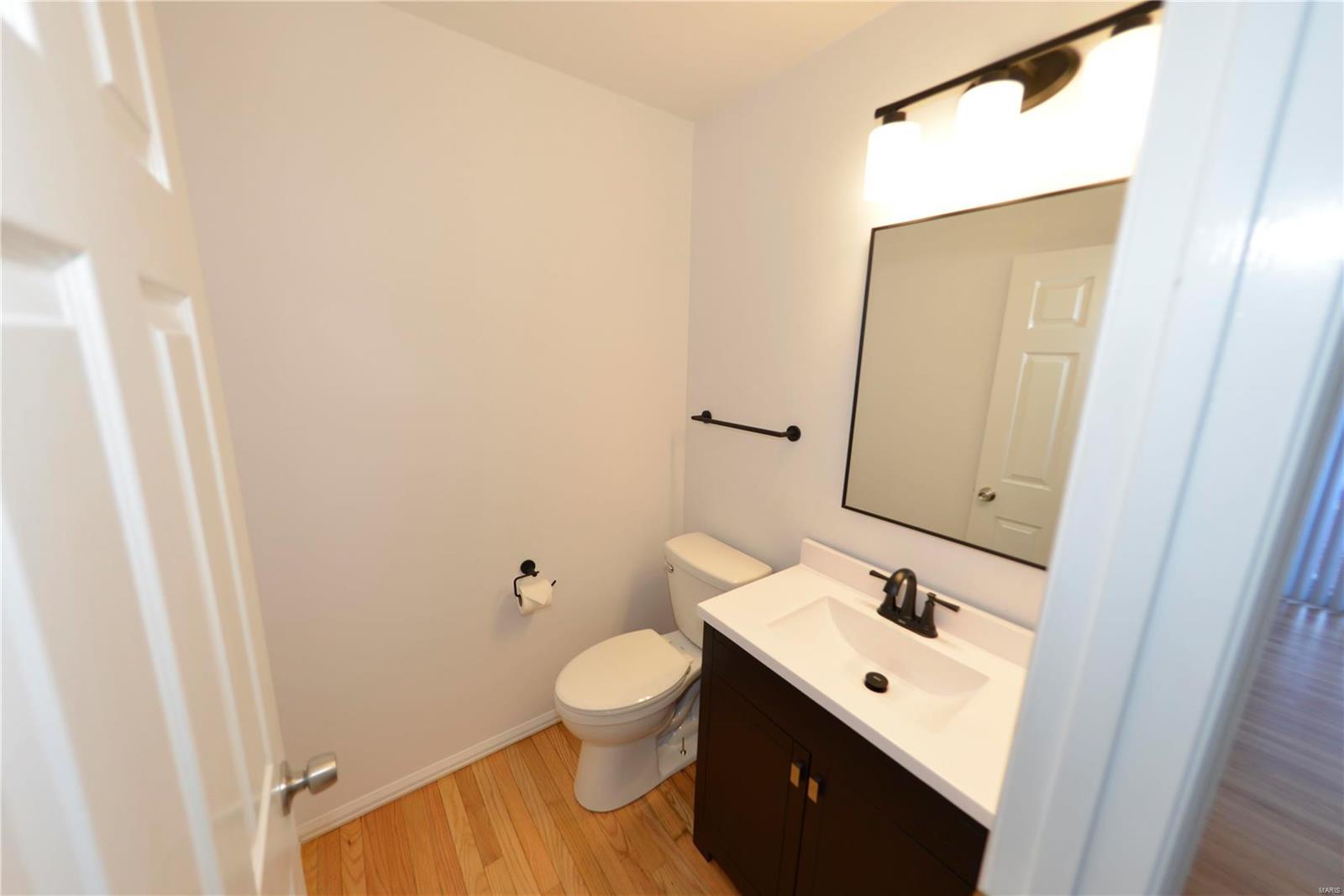 572 Enchanted Parkway Manchester, MO 63021 - Photo 17 of 39