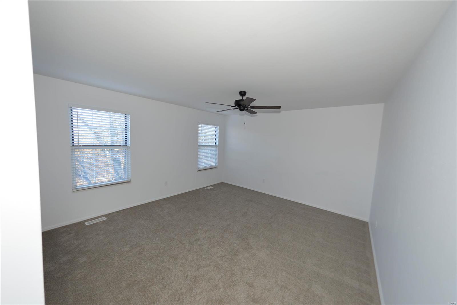 572 Enchanted Parkway Manchester, MO 63021 - Photo 18 of 39