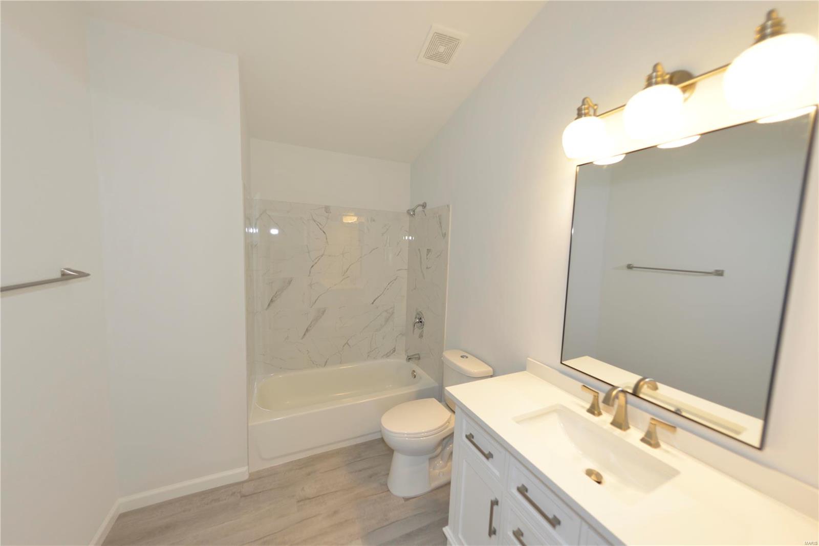 572 Enchanted Parkway Manchester, MO 63021 - Photo 23 of 39