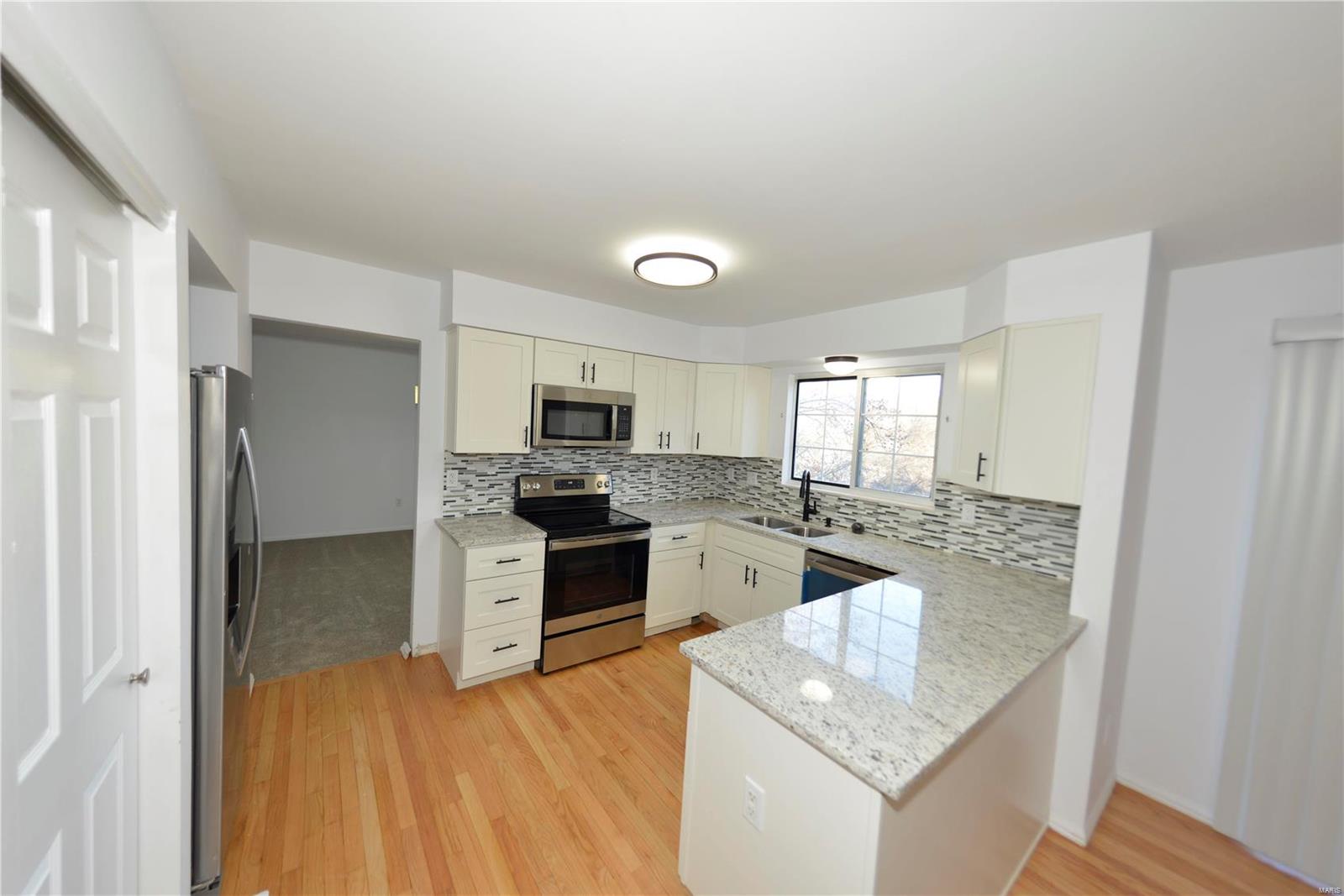 572 Enchanted Parkway Manchester, MO 63021 - Photo 9 of 39