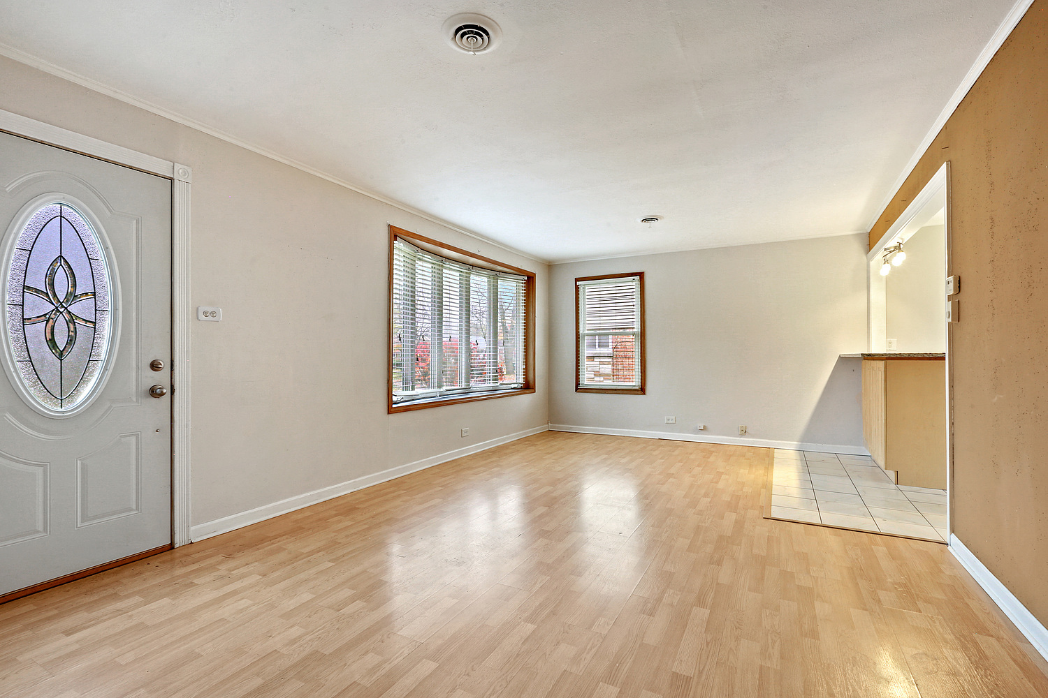 17614 Howe Avenue Homewood, IL 60430 - Photo 4 of 11 a view of livingroom with hardwood