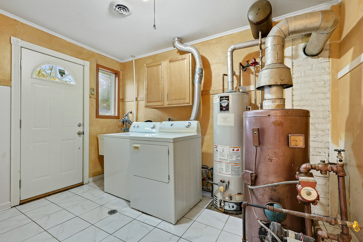 17614 Howe Avenue Homewood, IL 60430 - Photo 9 of 11 a room with dryer and washer