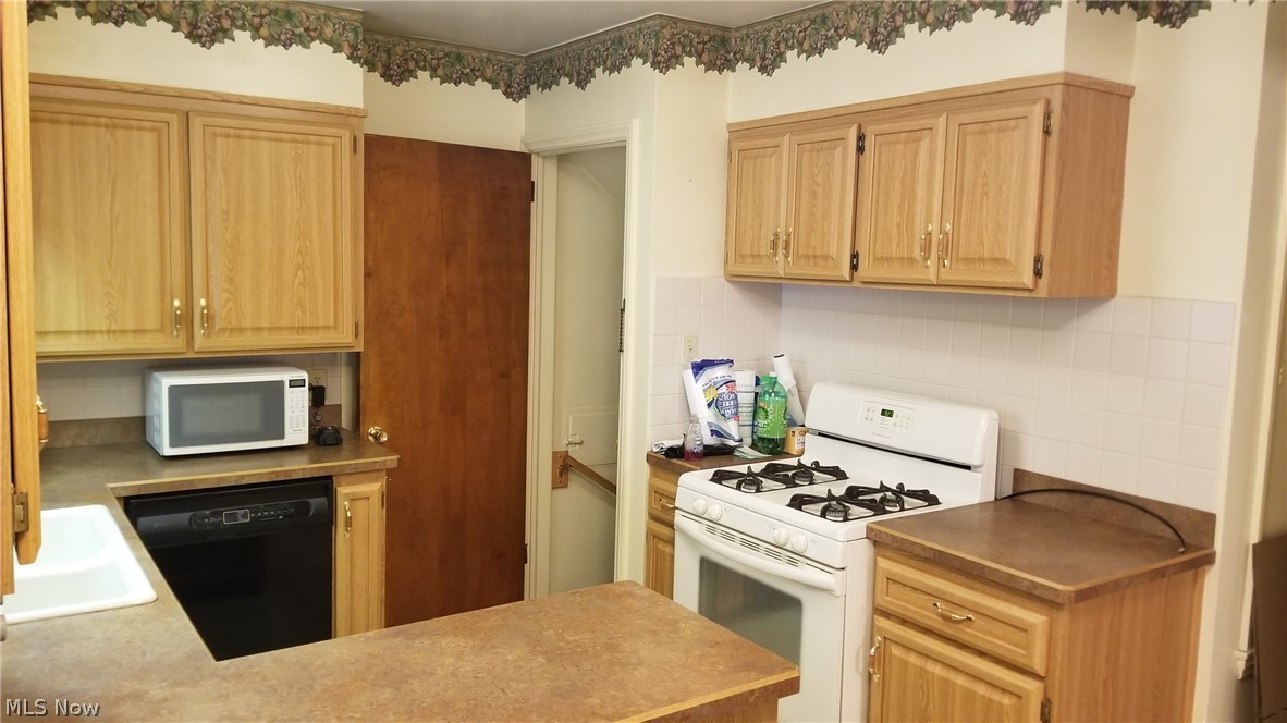 757 Ewing Road Youngstown, OH 44512 - Photo 5 of 22 Gallery Image 5
