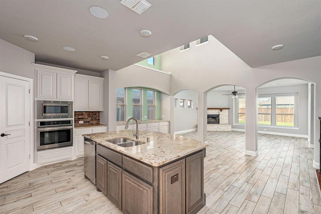 1705 Emma Pearl Lane Little Elm, TX 75068 - Photo 4 of 16