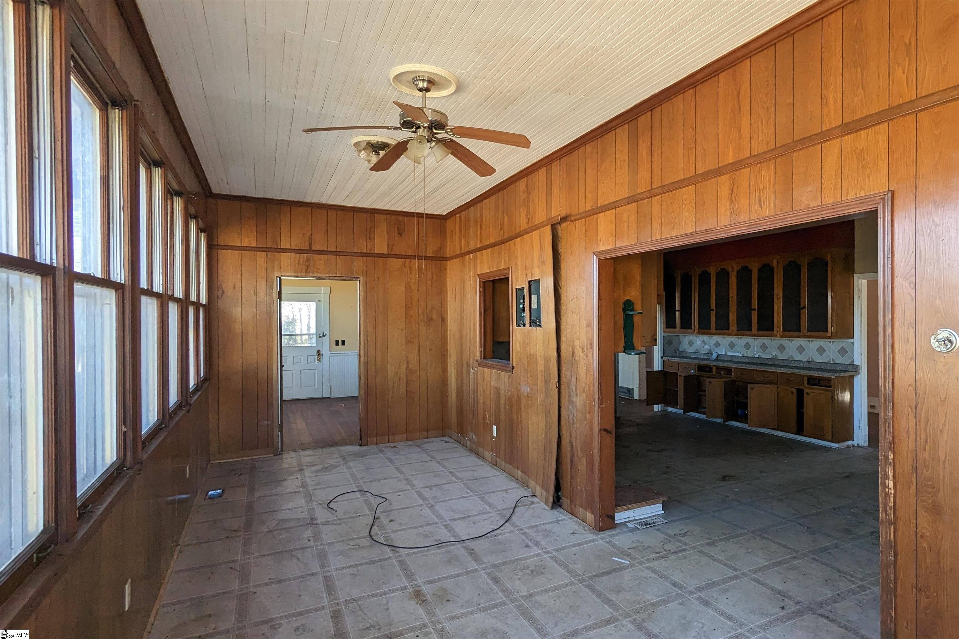 8960 Augusta Road Pelzer, SC 29669 - Photo 26 of 32