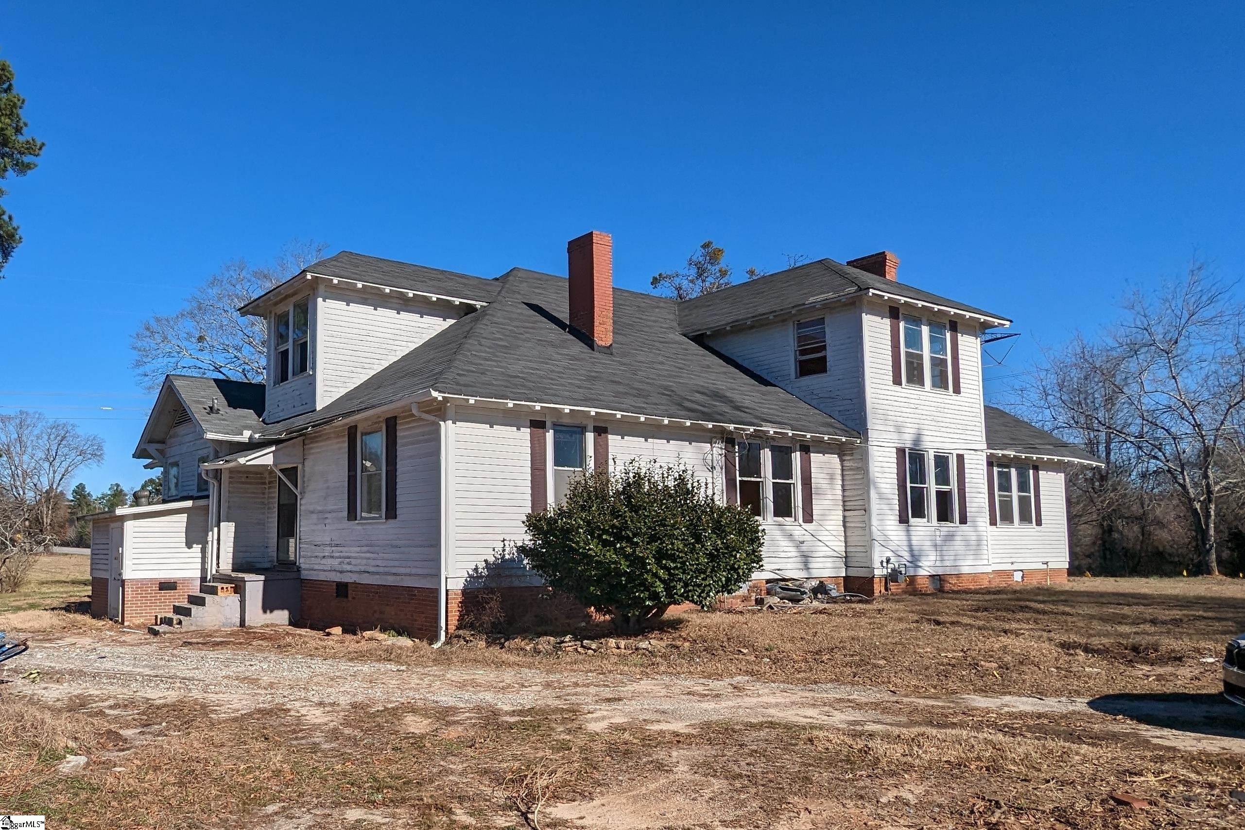 8960 Augusta Road Pelzer, SC 29669 - Photo 3 of 32