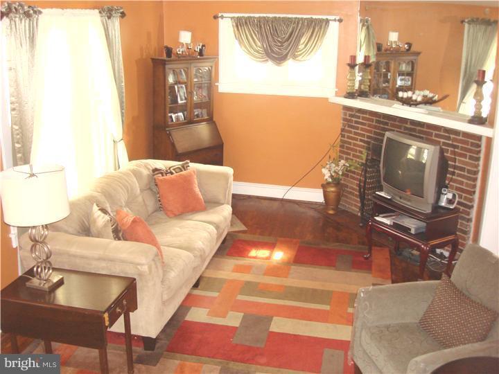 242 Strathmore Road Havertown, PA 19083 - Photo 2 of 15 Living Room