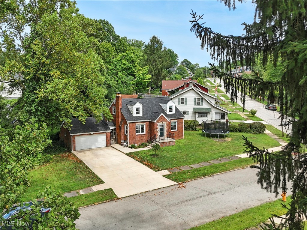 2315 Volney Road Youngstown, OH 44511 - Photo 2 of 37 Gallery Image 2