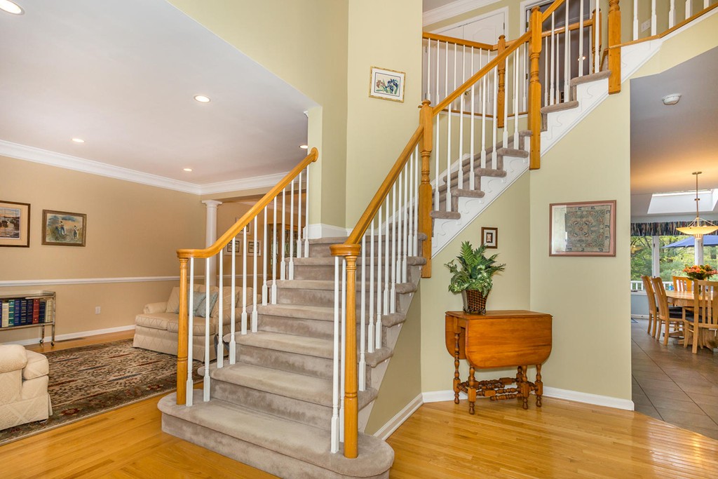 105 Thoreau Road Canton, MA 02021 - Photo 3 of 30 Gallery Image 3