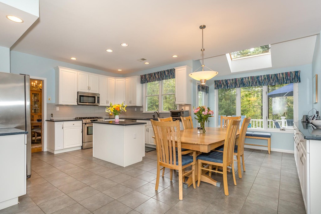 105 Thoreau Road Canton, MA 02021 - Photo 7 of 30 Gallery Image 7