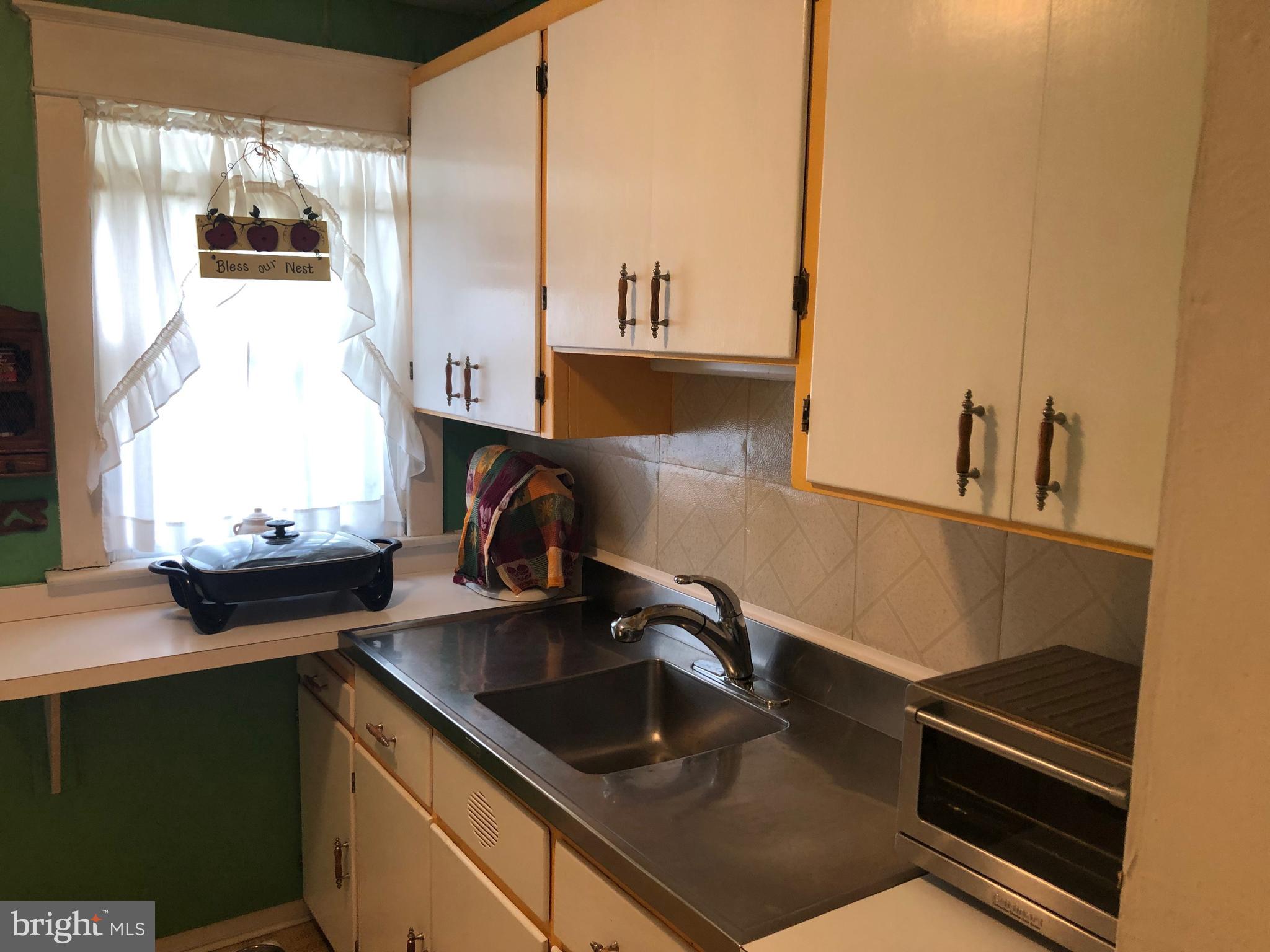 7255 Dungan Road Philadelphia, PA 19111 - Photo 11 of 29