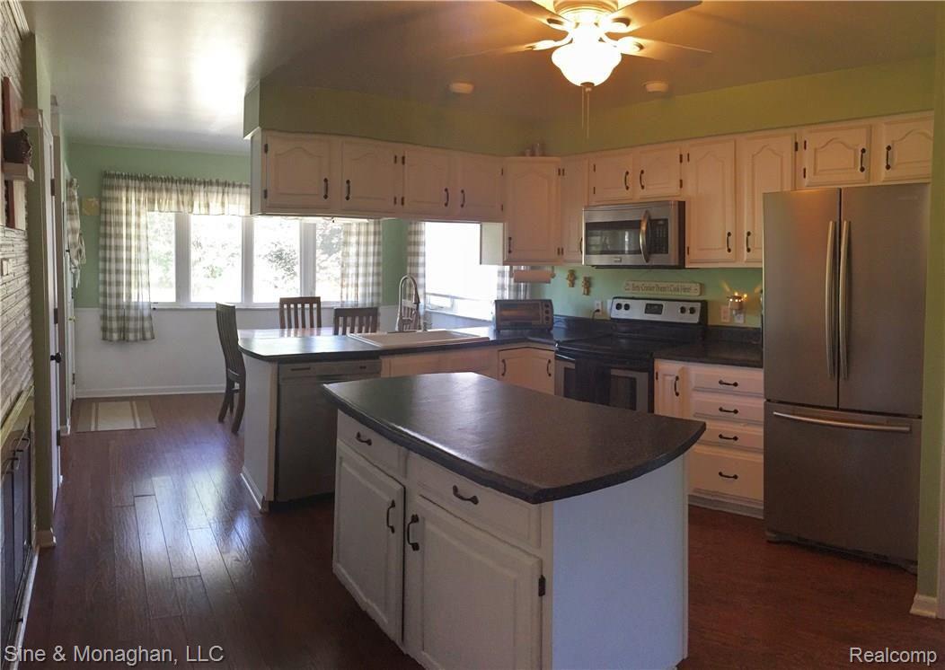 696 Mayer Road Columbus, MI 48063 - Photo 5 of 22 kitchen3.JPG