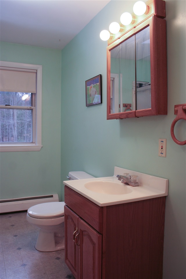 155 Four Rod Road Rochester, NH 03867 - Photo 13 of 39