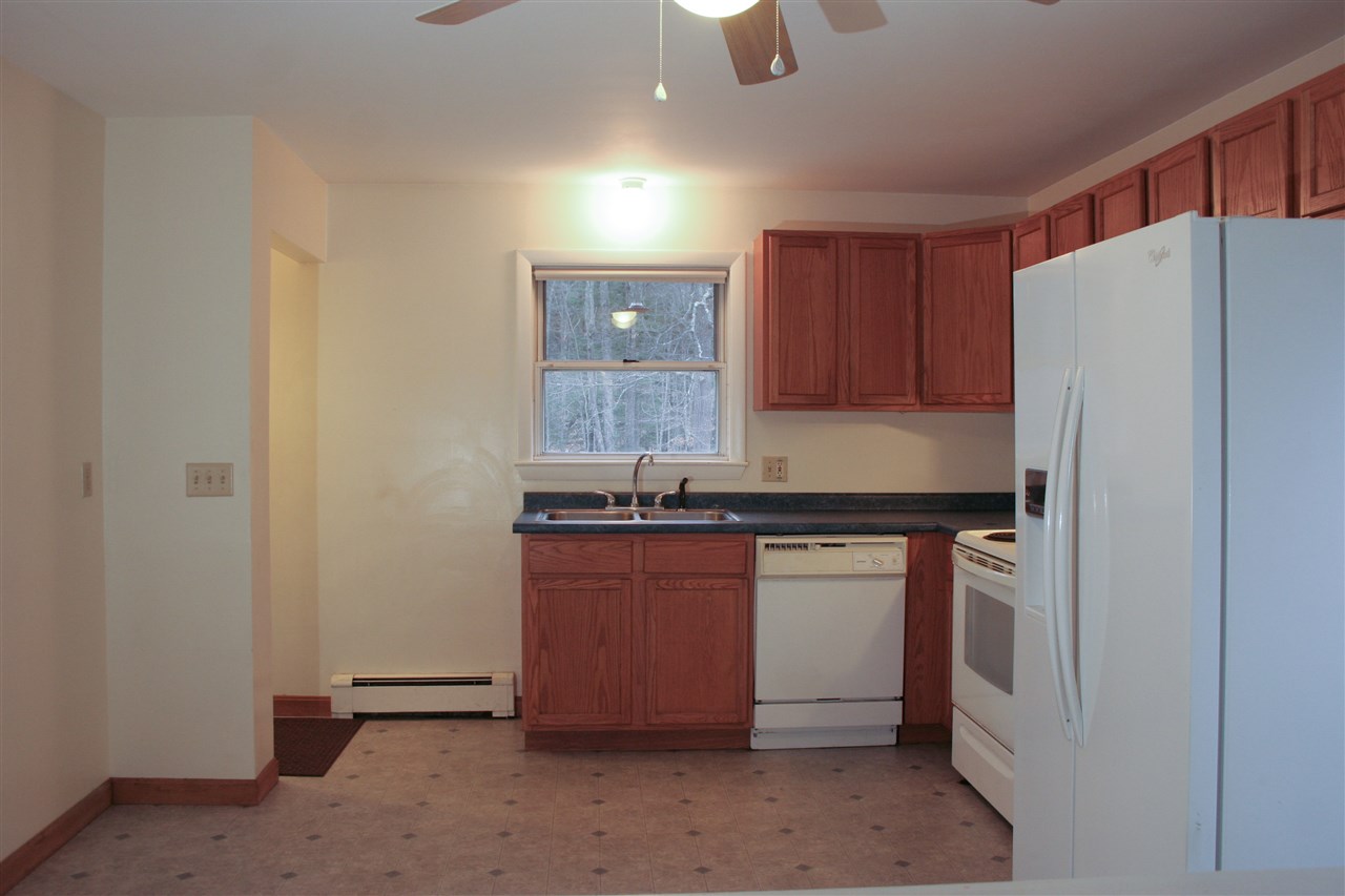 155 Four Rod Road Rochester, NH 03867 - Photo 5 of 39