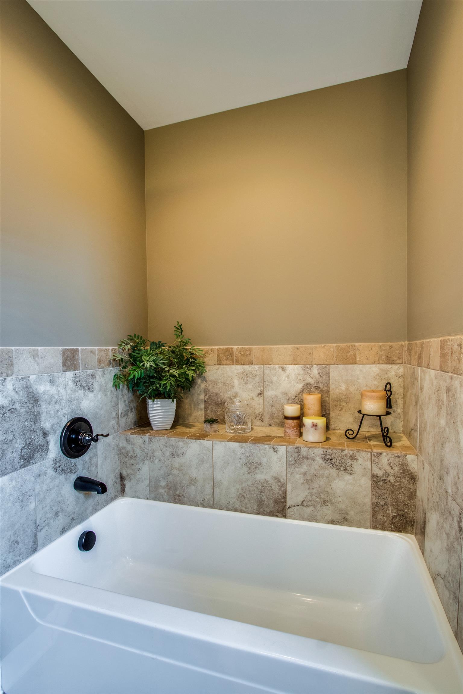 719 Sugar Flat Road Lebanon, TN 37087 - Photo 14 of 30 a bathroom with a tub