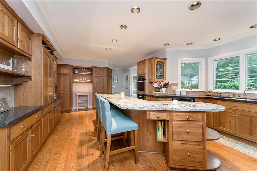 44 Wellington Road Indianapolis, IN 46260 - Photo 12 of 30 Gallery Image 12