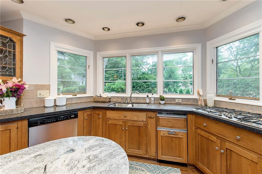 44 Wellington Road Indianapolis, IN 46260 - Photo 13 of 30 Gallery Image 13
