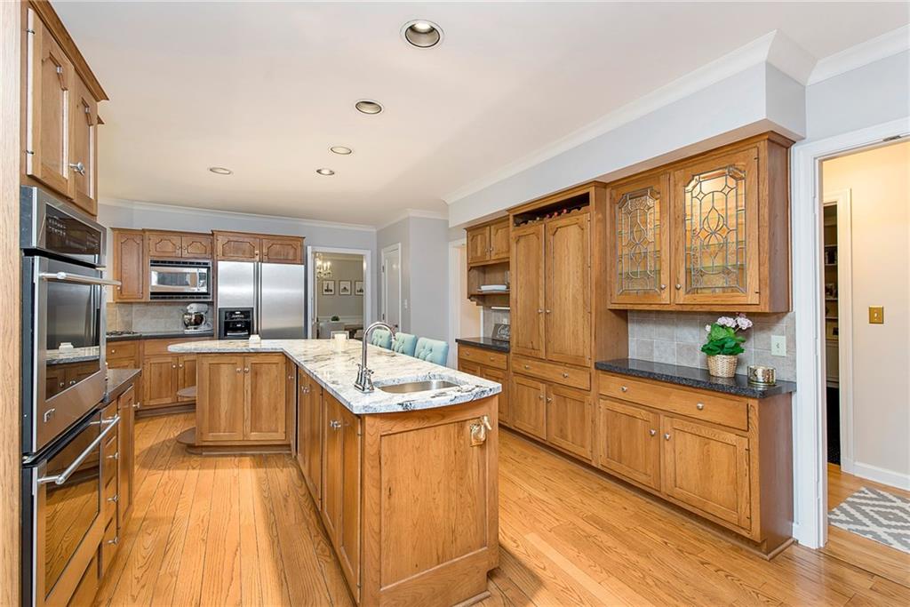44 Wellington Road Indianapolis, IN 46260 - Photo 14 of 30 Gallery Image 14