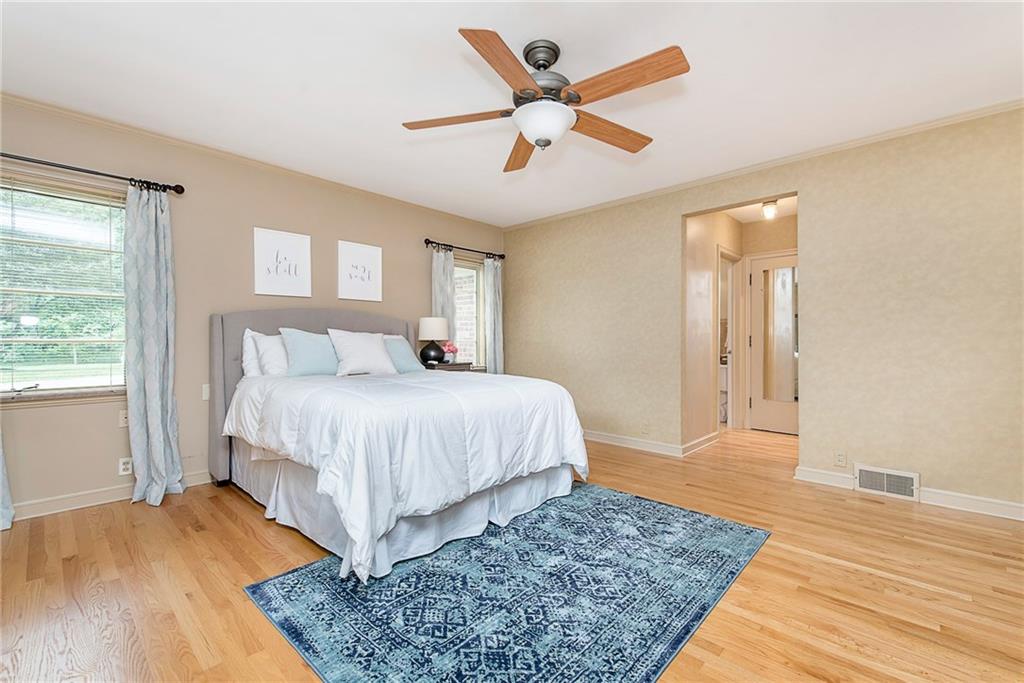 44 Wellington Road Indianapolis, IN 46260 - Photo 19 of 30 Gallery Image 19