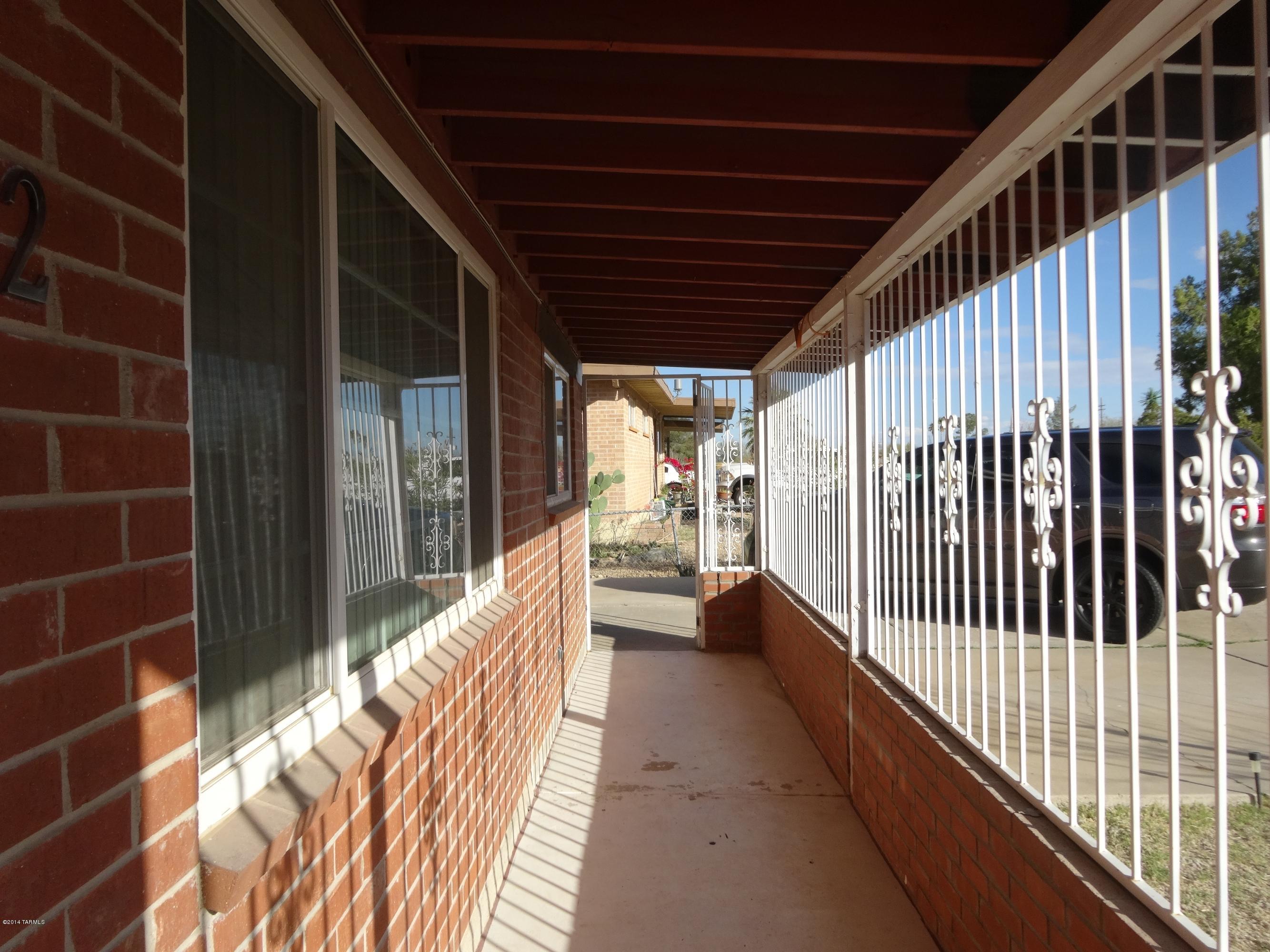 1832 West Astolat Road Tucson, AZ 85713 - Photo 2 of 36