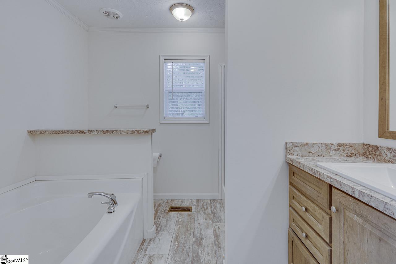 305 West Bagwell Road Liberty, SC 29657 - Photo 18 of 29