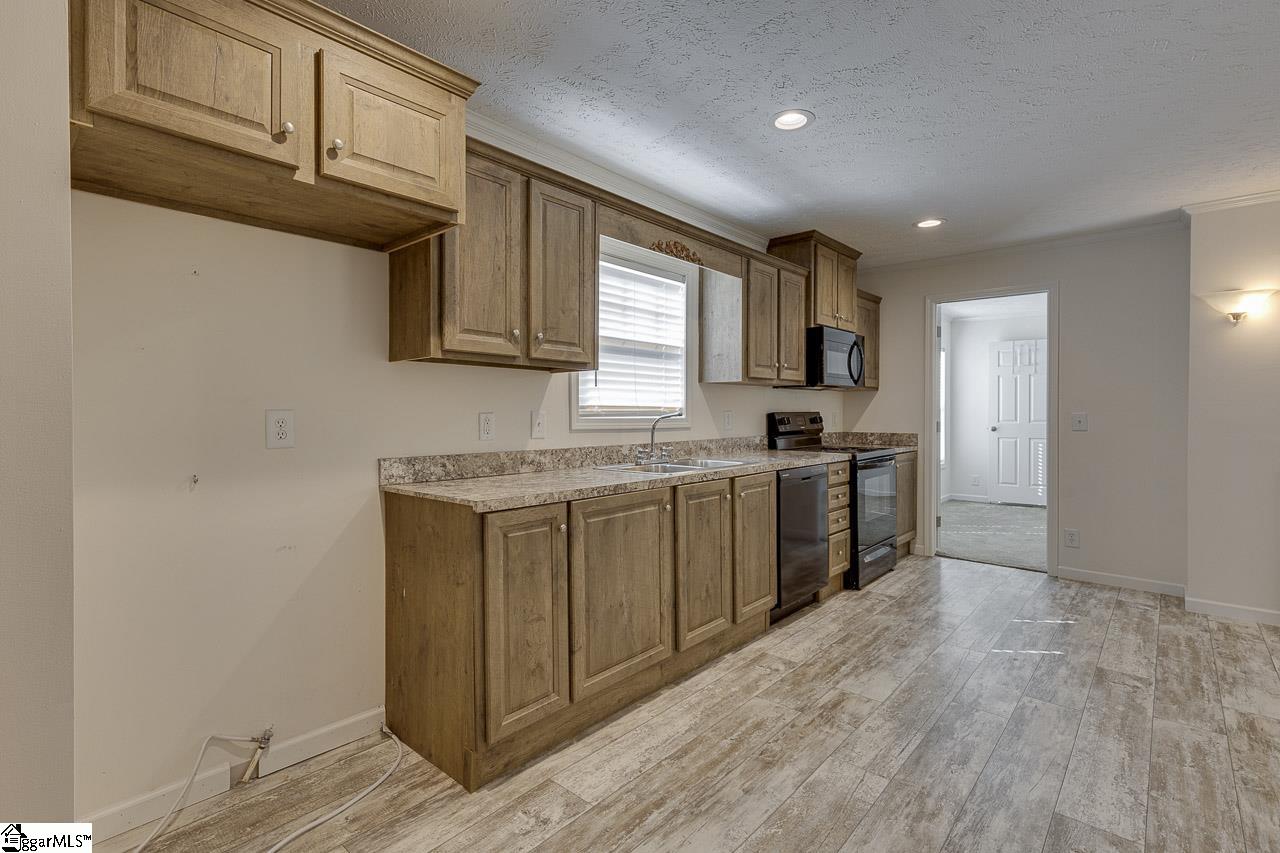 305 West Bagwell Road Liberty, SC 29657 - Photo 9 of 29