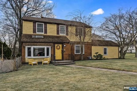 $649,000 | 11 Beech Street, Cedar Grove, NJ 07009