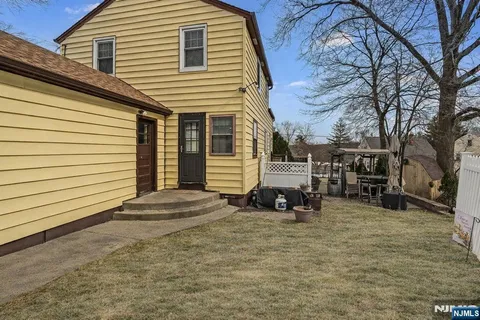 $649,000 | 11 Beech Street, Cedar Grove, NJ 07009